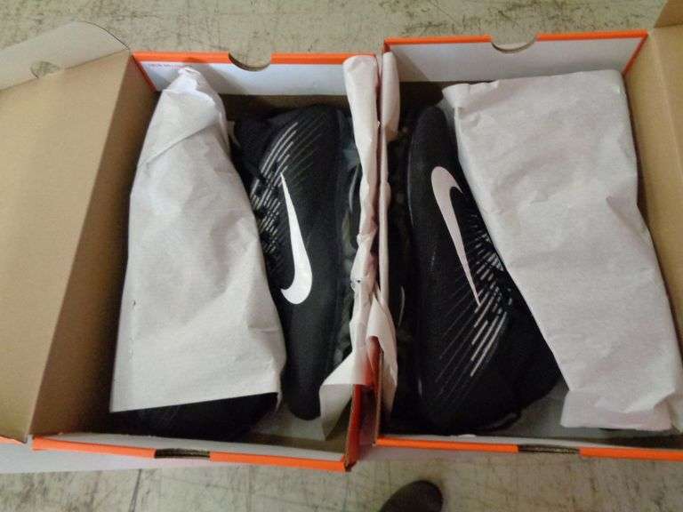 2 EACHNIKE CLEATS SIZE 12.5 Matthews Auctioneers
