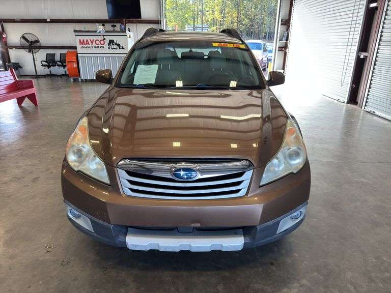 2011 SUBARU Outback