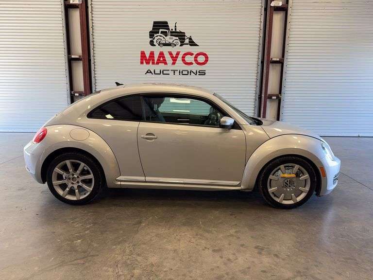 2012 VOLKSWAGEN Beetle