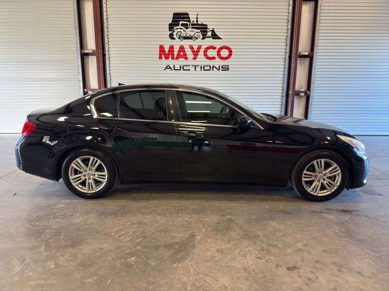 2013 INFINITI G37