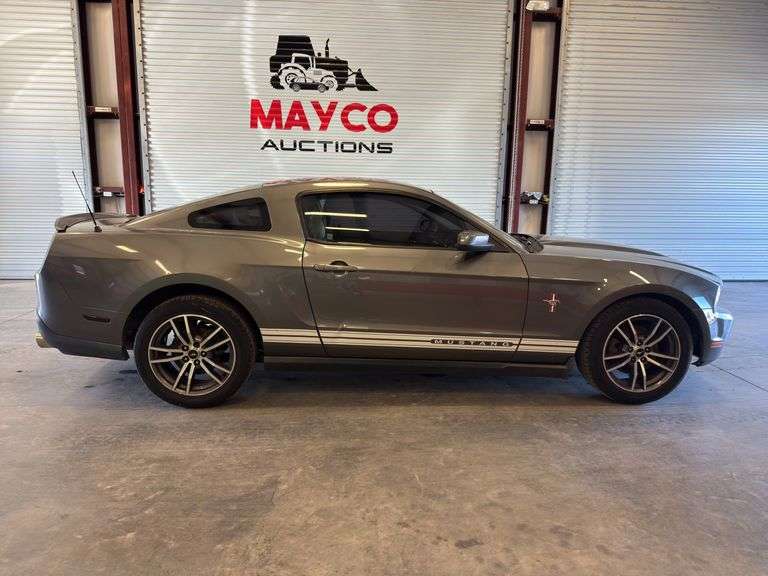 2011 FORD Mustang