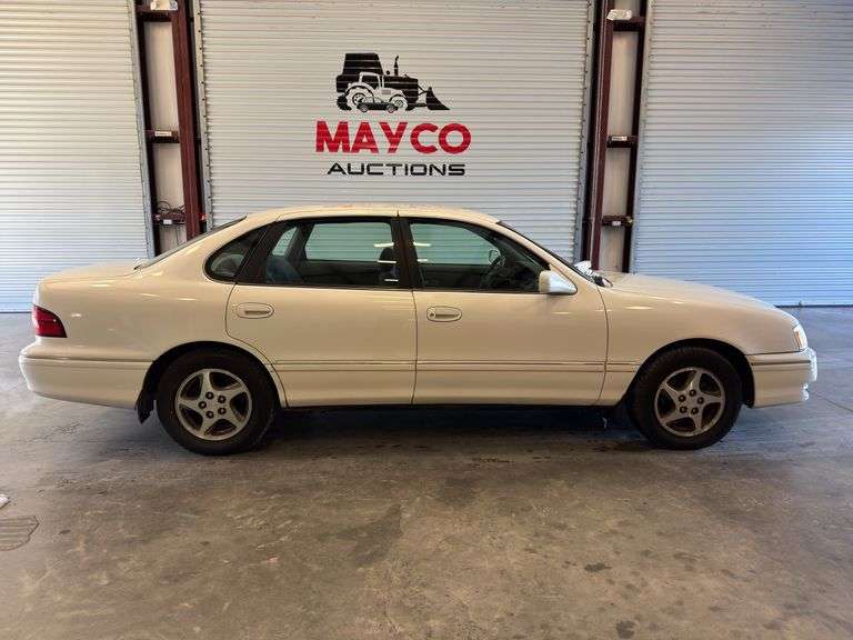 1999 TOYOTA Avalon