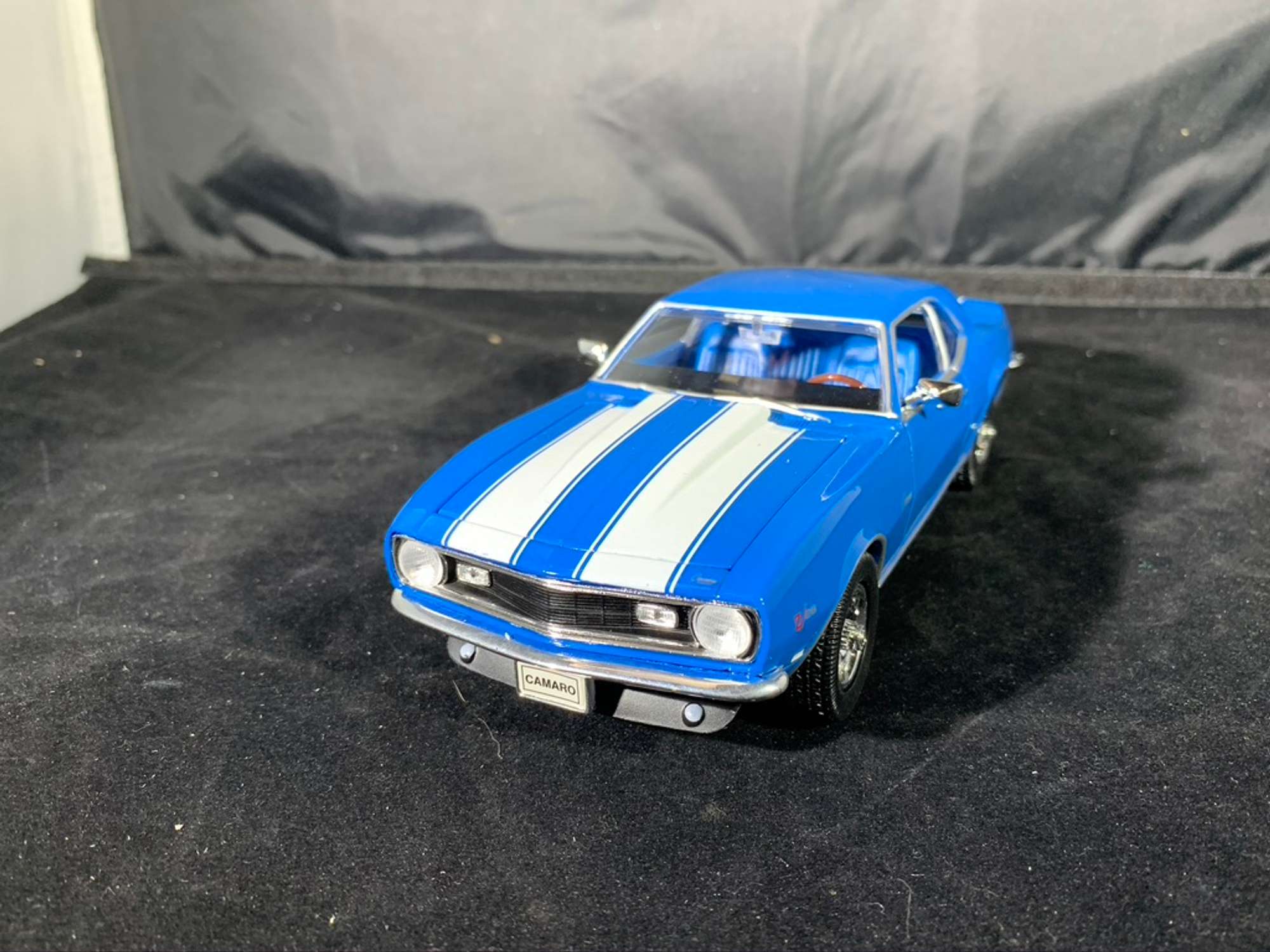 Premium Edition Die Cast Metal Welly 1968 Chevrolet Camaro Z28
