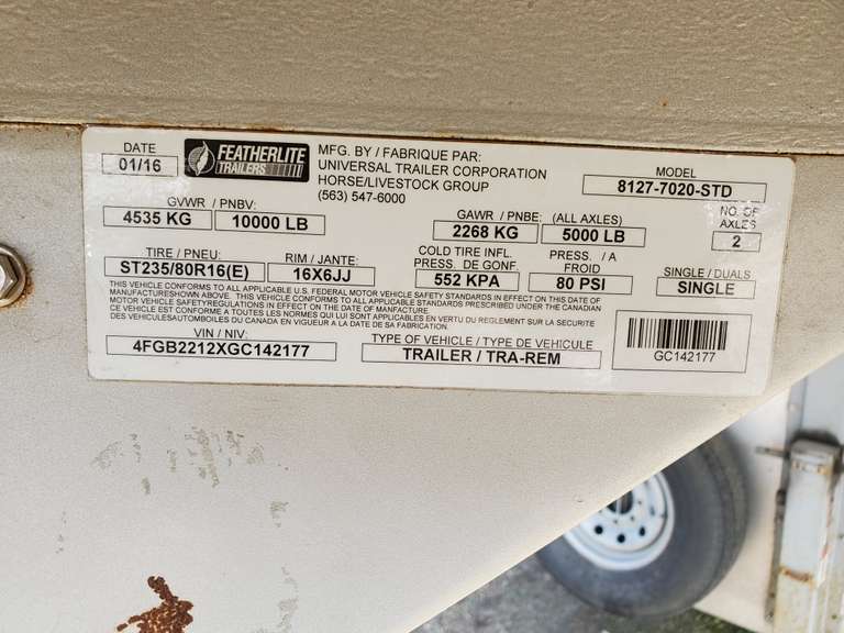 2016 Featherlite 8127-7020-STD