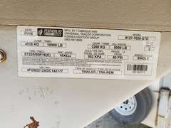 2016 Featherlite 8127-7020-STD