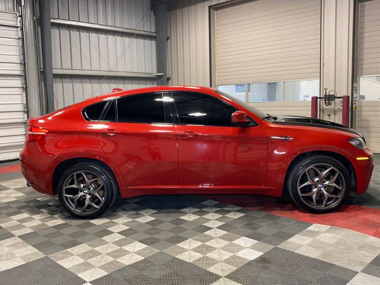 2011 BMW X6 M