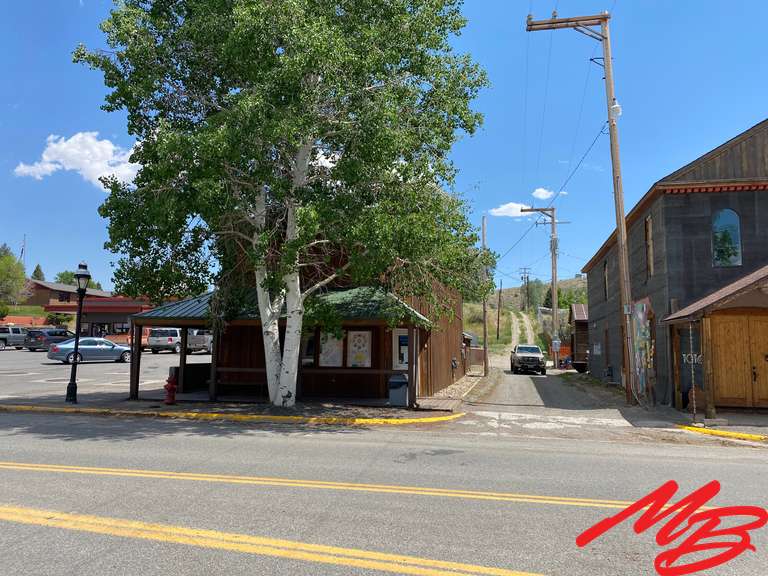 UNDER CONTRACT! Meeteetse Recreation District Building-1010 Park Ave. Meeteetse, WY