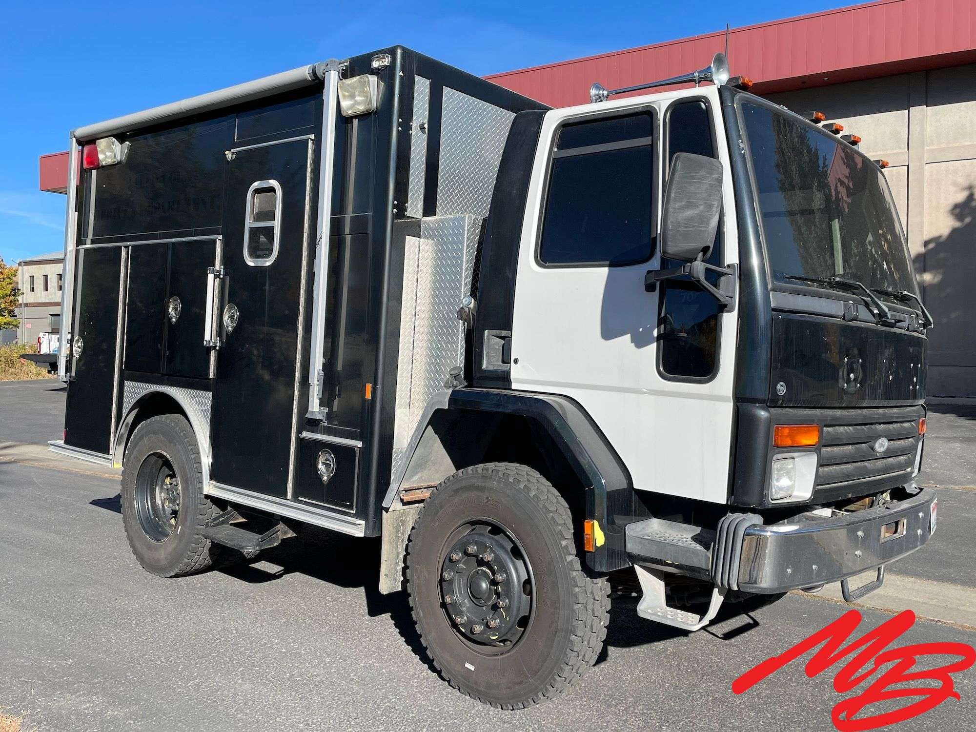 1988 Ford CF7000 Truck, 6.6 litre diesel engine, 170-hp, auto trans, air brakes, 11R22.5 tires, speciality aluminum van body with side doors. *Only 14,900 original miles