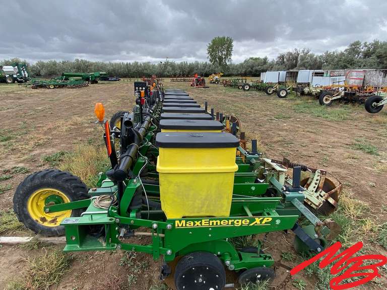 2013 John Deere 1730 Max Emerge XP Planter Musser Bros. Inc.