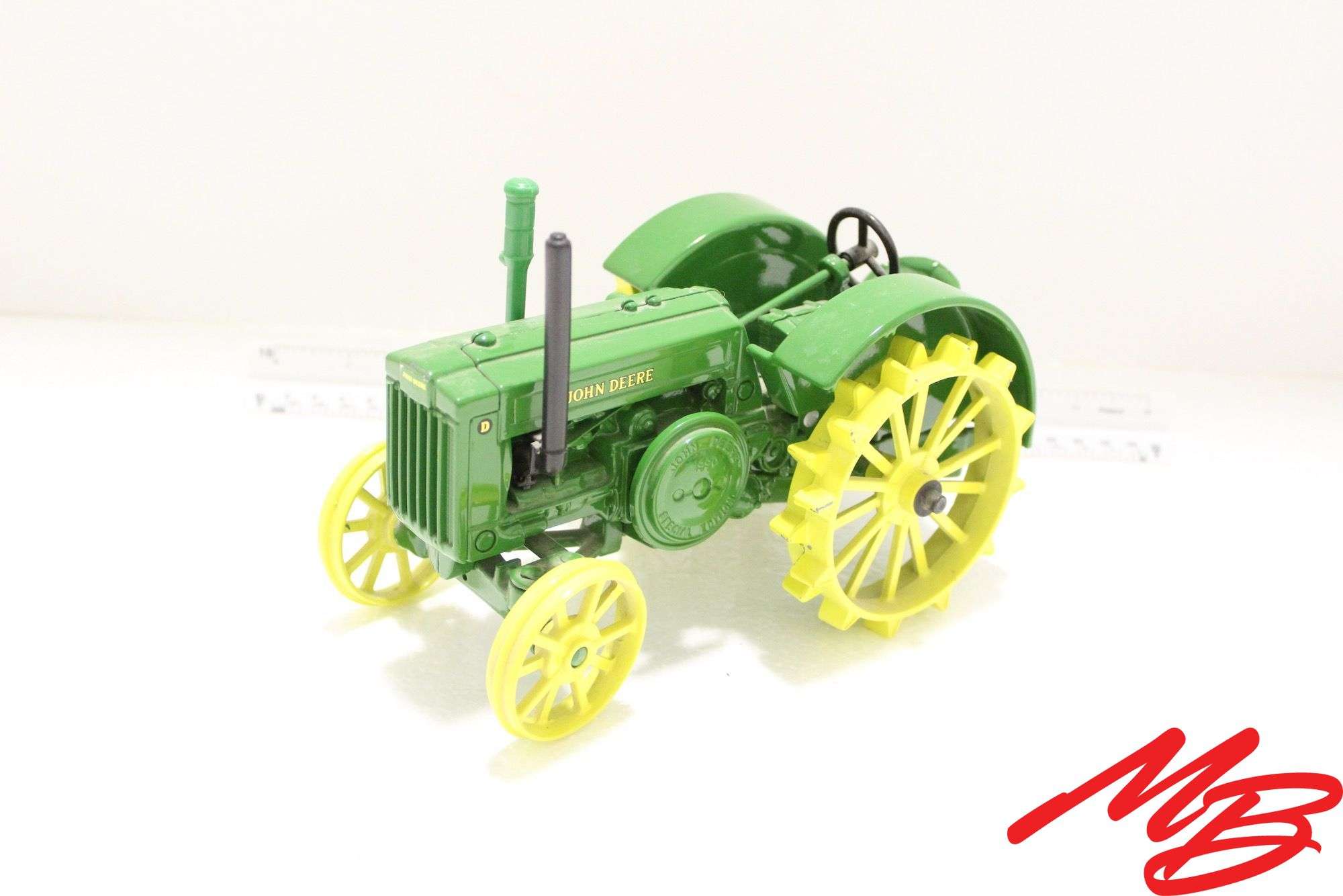 John Deere D Tractor 1/16th