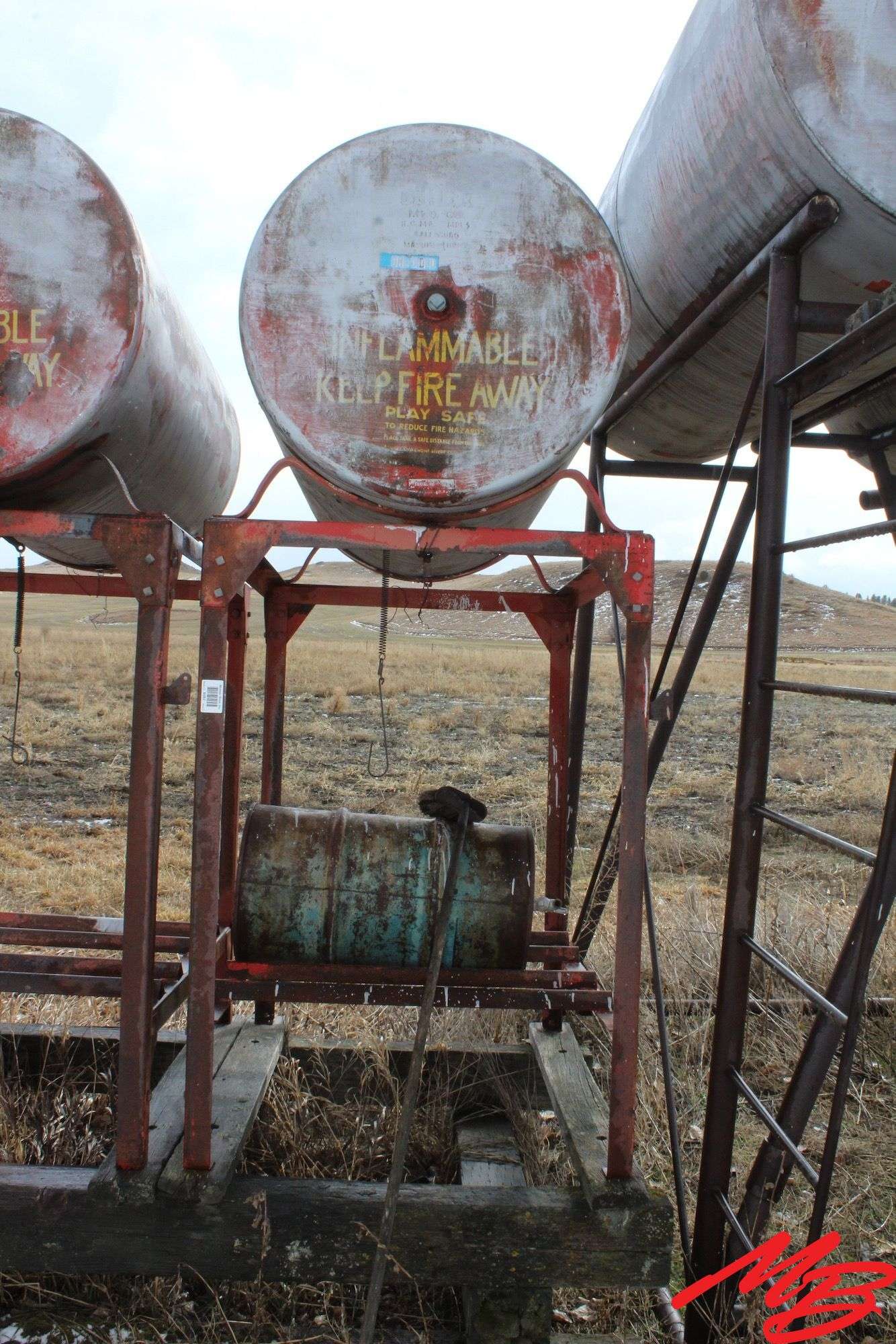 Butler Fuel Tank w/stand aprox 240gal