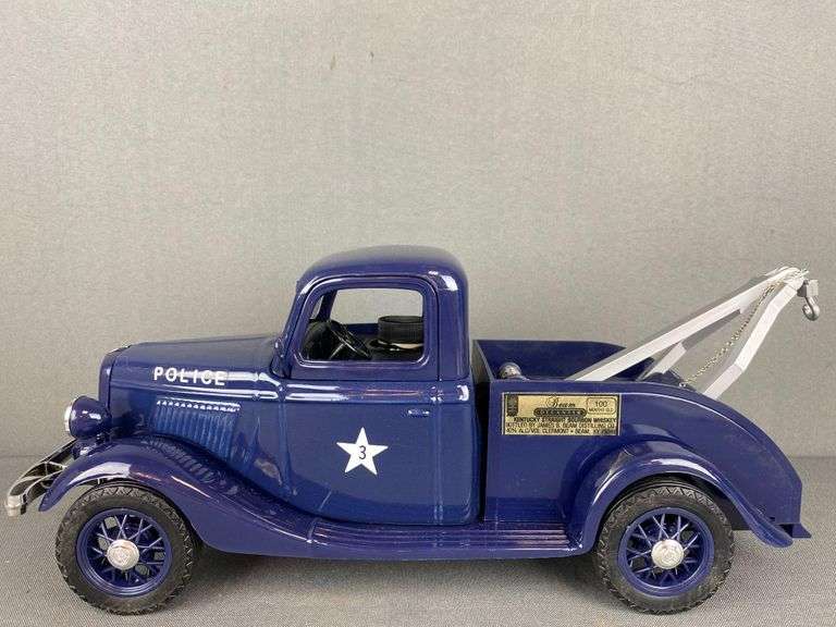 Jim Beam Police Tow Truck Decanter Matthew Bullock Auctioneers