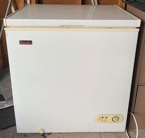 Professional series collezioni chest freezer Matthew Bullock Auctioneers