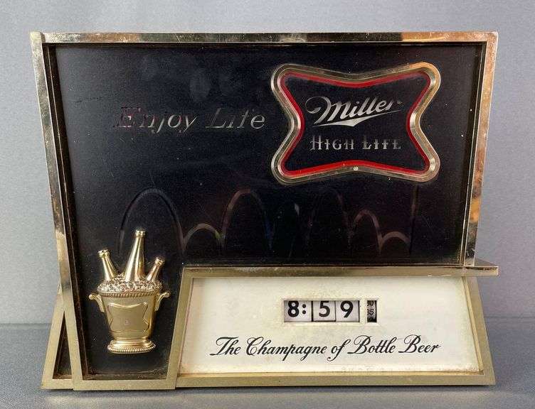Vintage Miller High Life Light Up Advertising Motion Beer Clock
