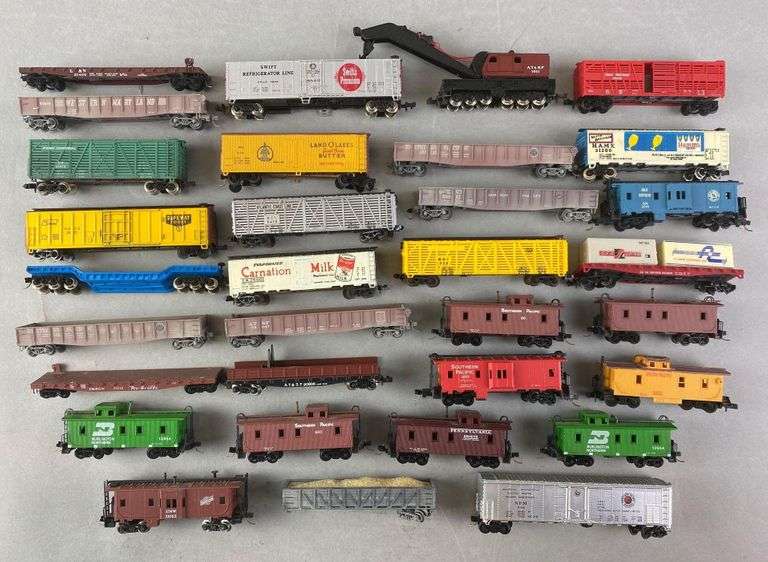 Group of 30+ N Gauge Train Cars Matthew Bullock Auctioneers