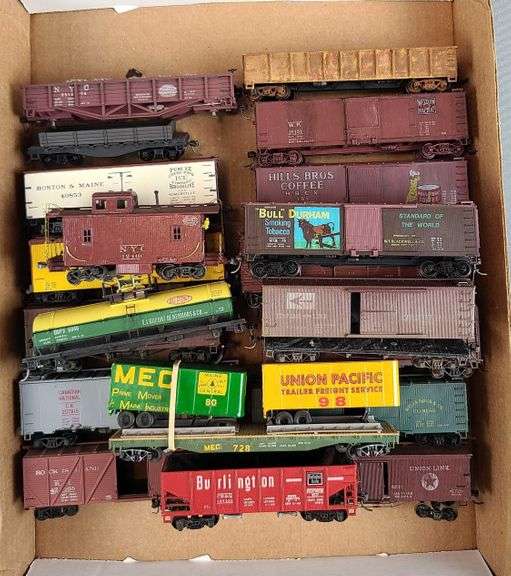 Group of 20 HO Scale Train Cars Matthew Bullock Auctioneers