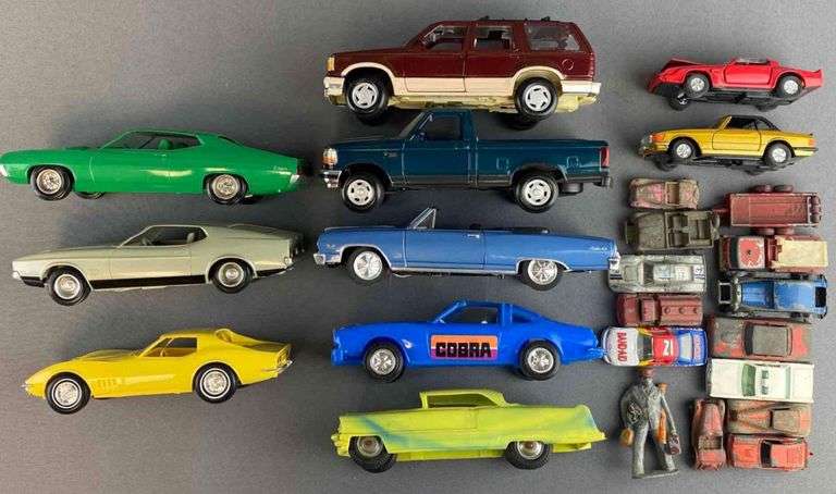 Group of 24 Assorted Vehicles - Matthew Bullock Auctioneers