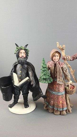 Group of 5 Duncan Royale Christmas Figurines - Matthew Bullock Auctioneers