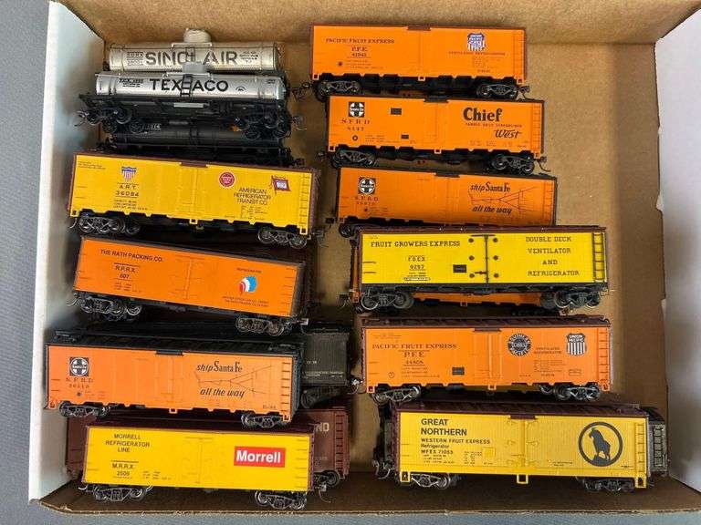 Group of 20 HO Scale Train Cars Matthew Bullock Auctioneers