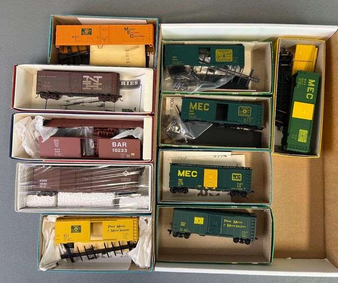 Group of 10 HO Scale Train Cars Matthew Bullock Auctioneers