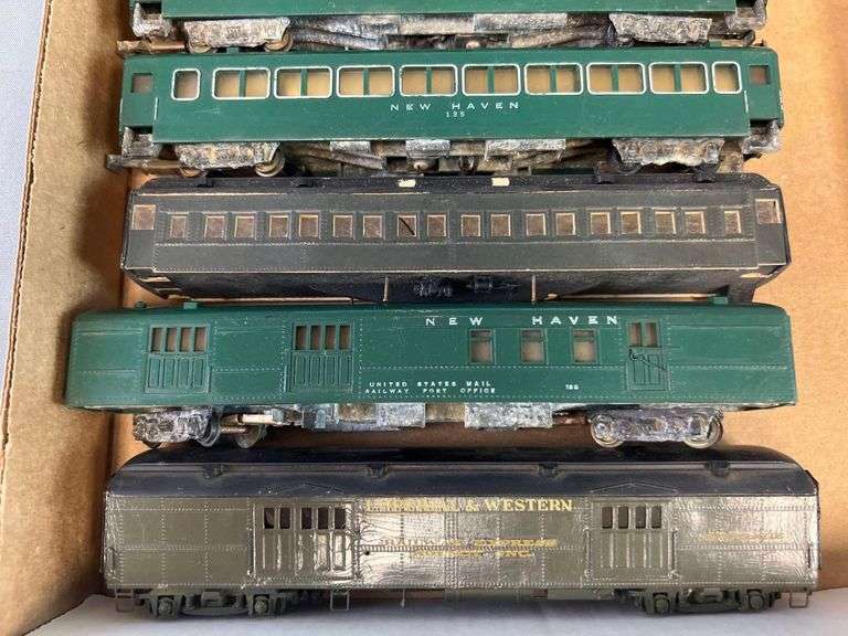 Group of 7 HO Scale Passenger Train Cars Matthew Bullock Auctioneers