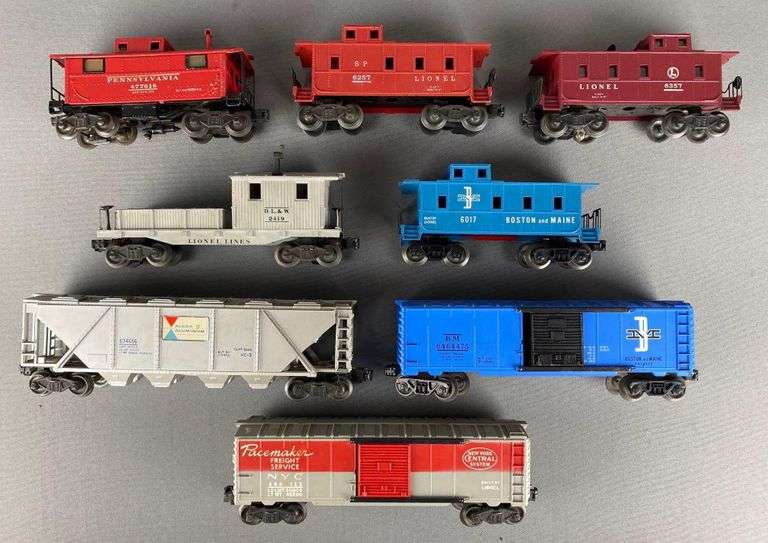 Group of 8 Assorted Lionel O Scale Train Cars Matthew Bullock Auctioneers
