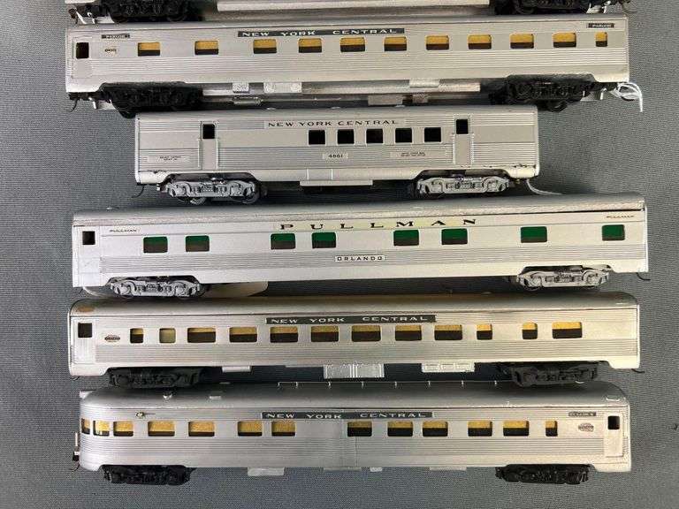 Group of 9 HO Scale Passenger Train Cars Matthew Bullock Auctioneers