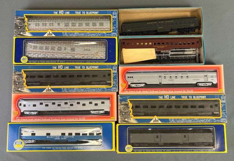 Group of 10 HO Scale Passenger Train Cars Matthew Bullock Auctioneers
