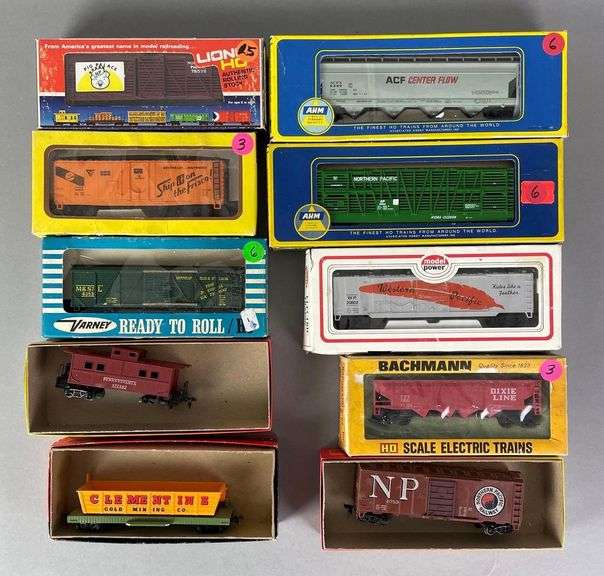 Group of 10 HO Scale Train Cars Matthew Bullock Auctioneers