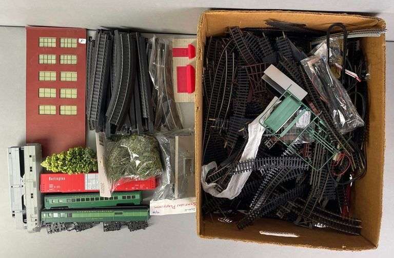 Large Group of HO Scale Train Tracks Matthew Bullock Auctioneers