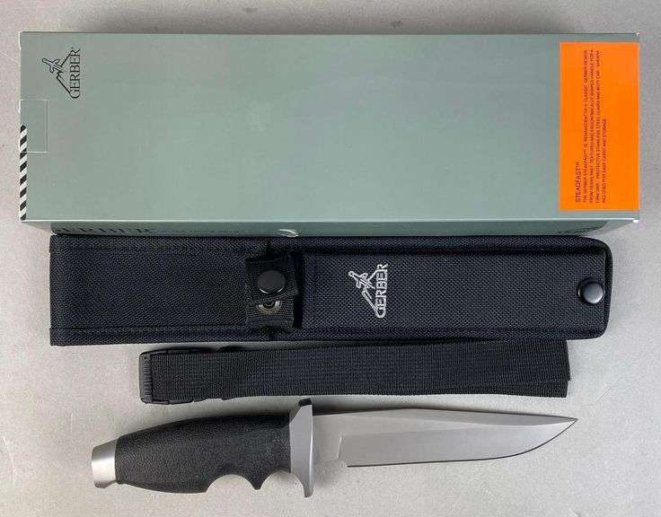 Gerber Steadfast Fixed Blade Knife with Sheath Matthew Bullock