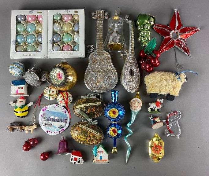 Group of 30+ Assorted Christmas Ornaments and More Matthew Bullock