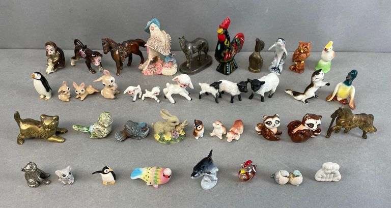 Group of 40 Assorted Animal Figurines - Matthew Bullock Auctioneers