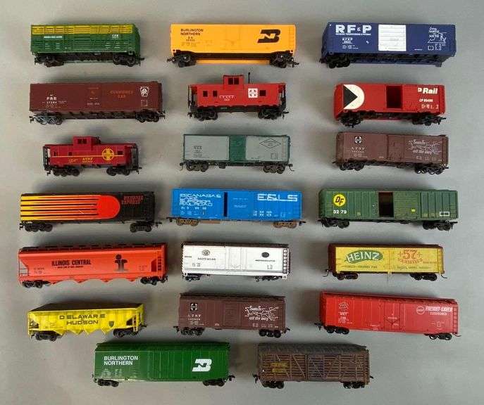 Group of 20 HO Scale Train Cars Matthew Bullock Auctioneers