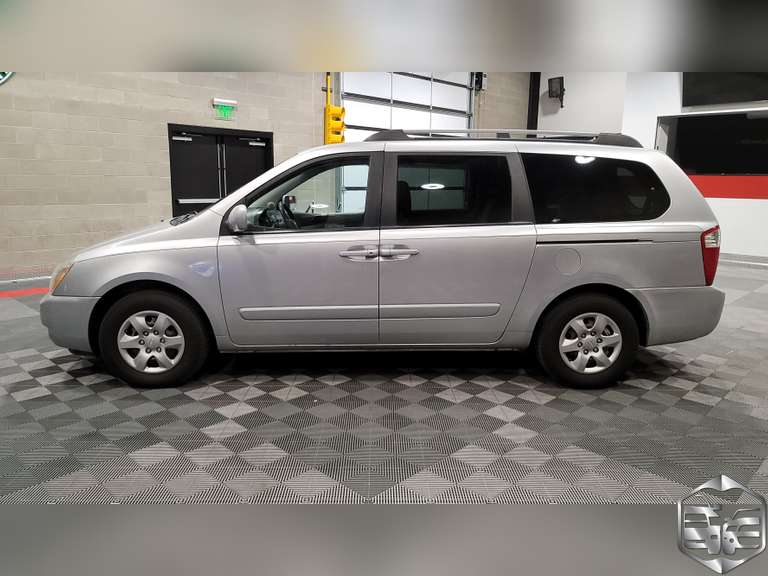 2008 Kia Sedona  LX