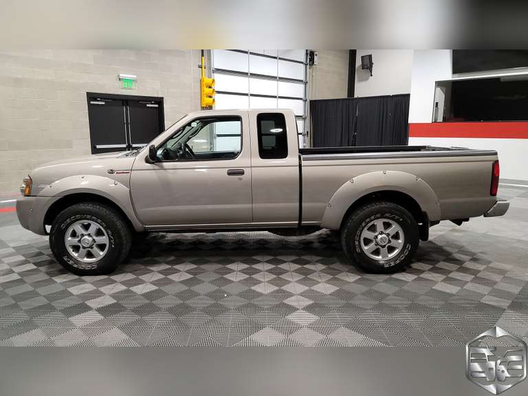 2004 Nissan Frontier  King Cab S/Charger