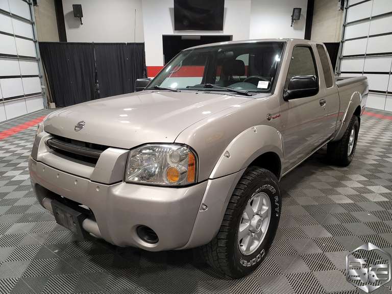 2004 Nissan Frontier  King Cab S/Charger