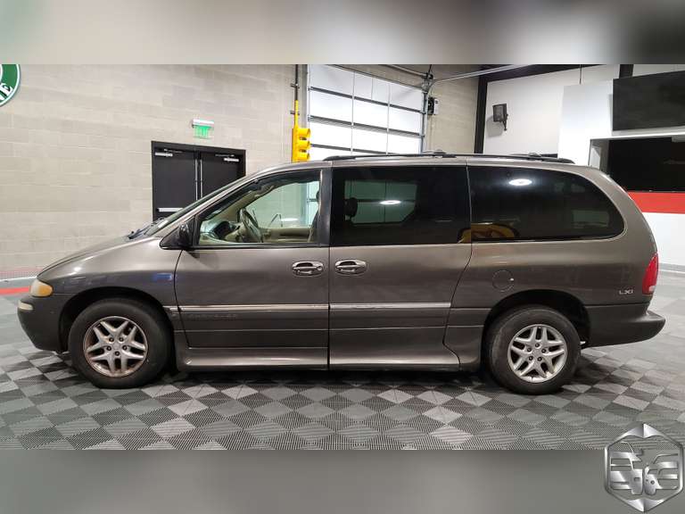 1998 Chrysler Town & Country  LXi