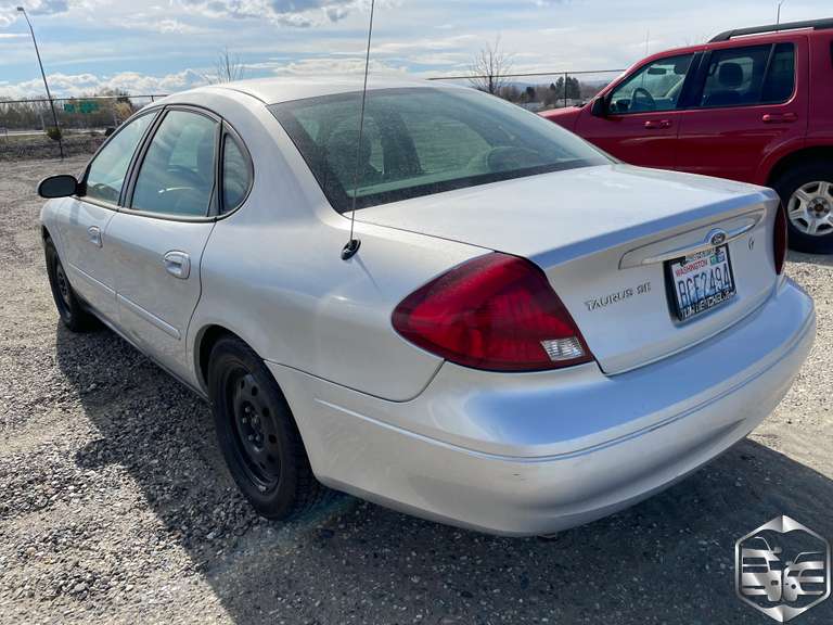 2001 Ford Taurus  SE