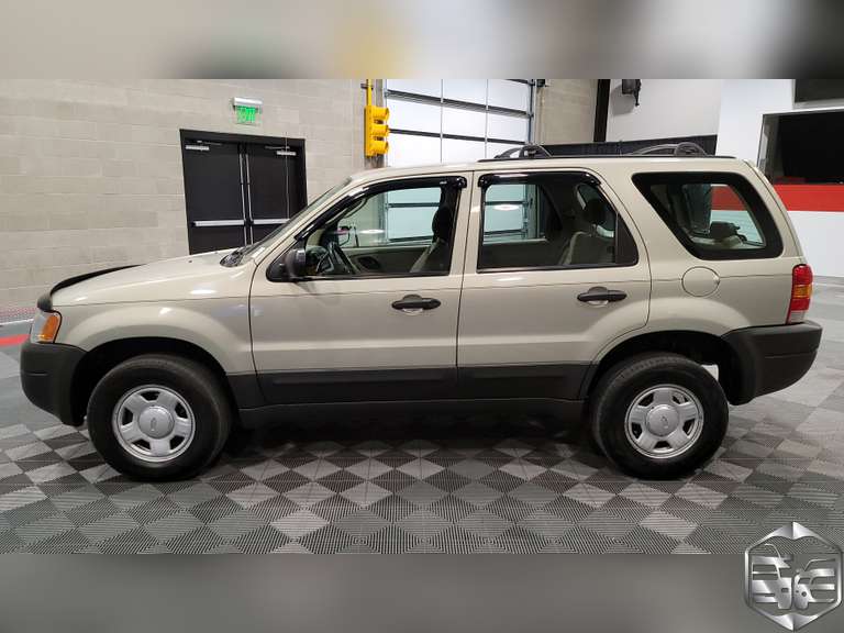2004 Ford Escape  XLS