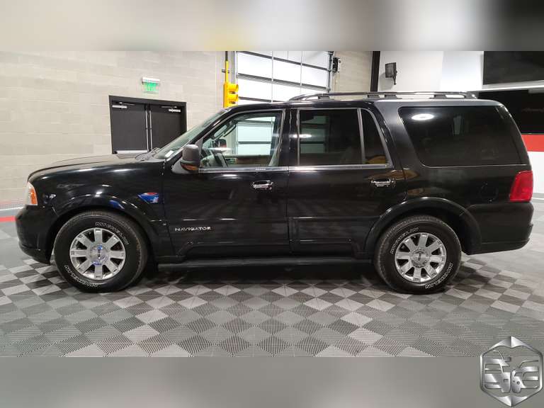 2004 Lincoln Navigator  Ultimate
