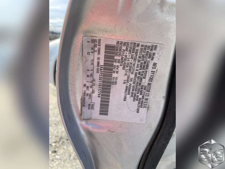 2001 Ford Taurus  SE