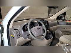 2011 Kia Sedona  LX