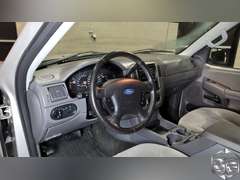 2005 Ford Explorer  XLT