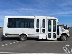 2005 Ford E450