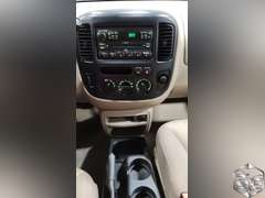 2004 Ford Escape  XLS