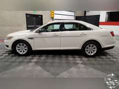 2010 Ford Taurus  SE