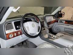 2004 Lincoln Navigator  Ultimate