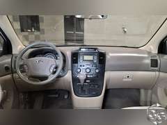 2011 Kia Sedona  LX