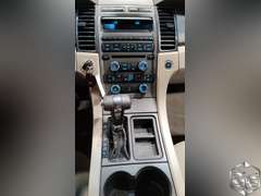 2010 Ford Taurus  SE